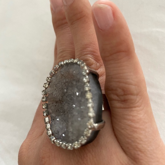Sparkly rock statement ring - Picture 5 of 7